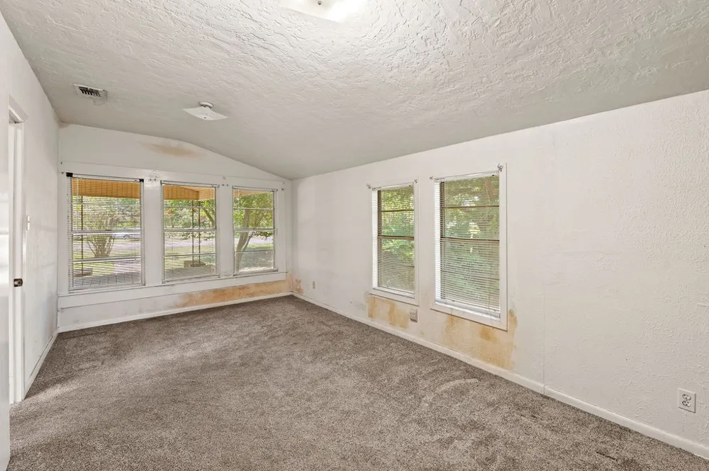 211 S Olive Street Grapeland, TX 75844