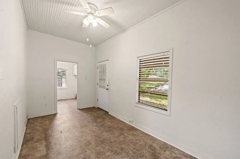 211 S Olive Street Grapeland, TX 75844