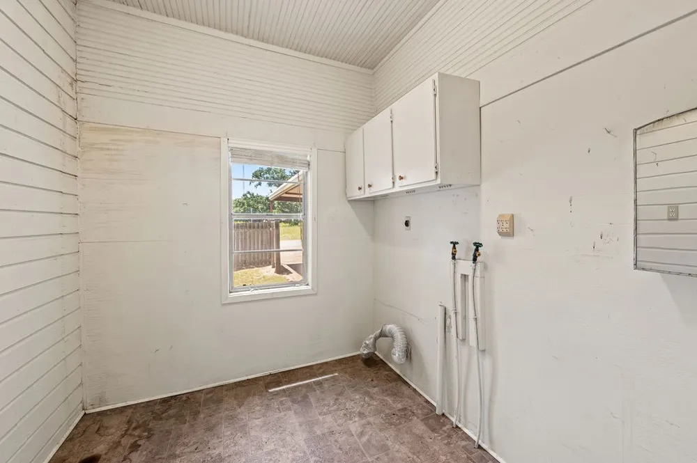 211 S Olive Street Grapeland, TX 75844