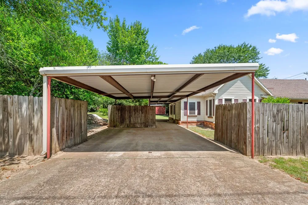 211 S Olive Street Grapeland, TX 75844