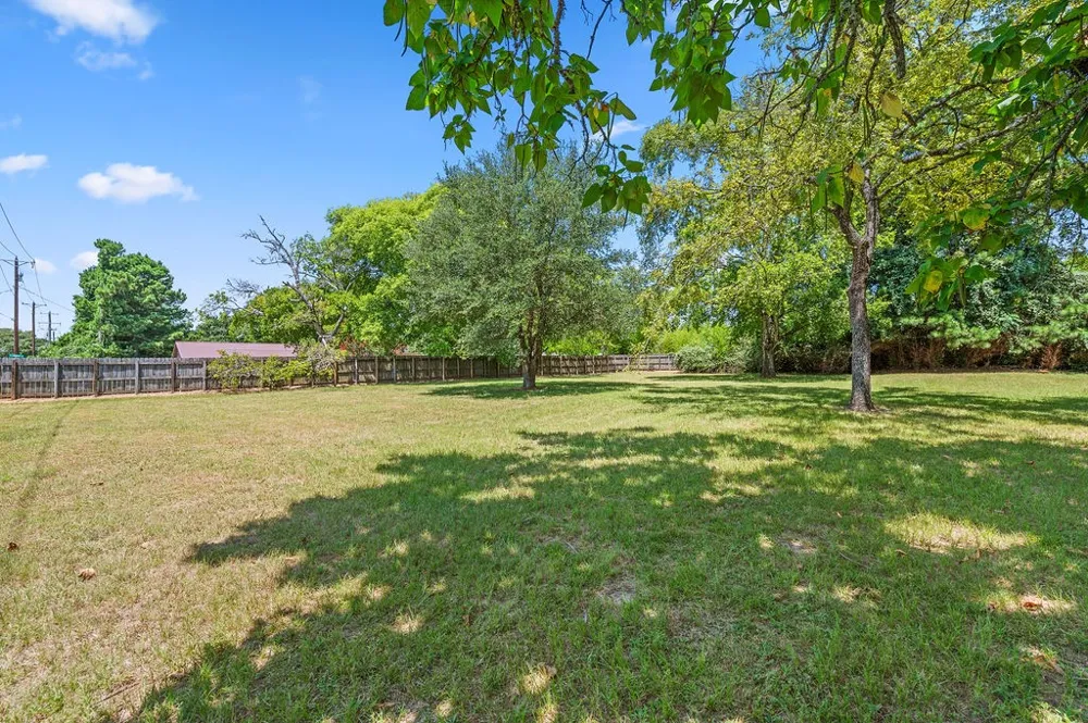 211 S Olive Street Grapeland, TX 75844