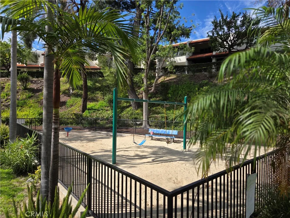 7908 Via Magdalena Burbank, CA 91504