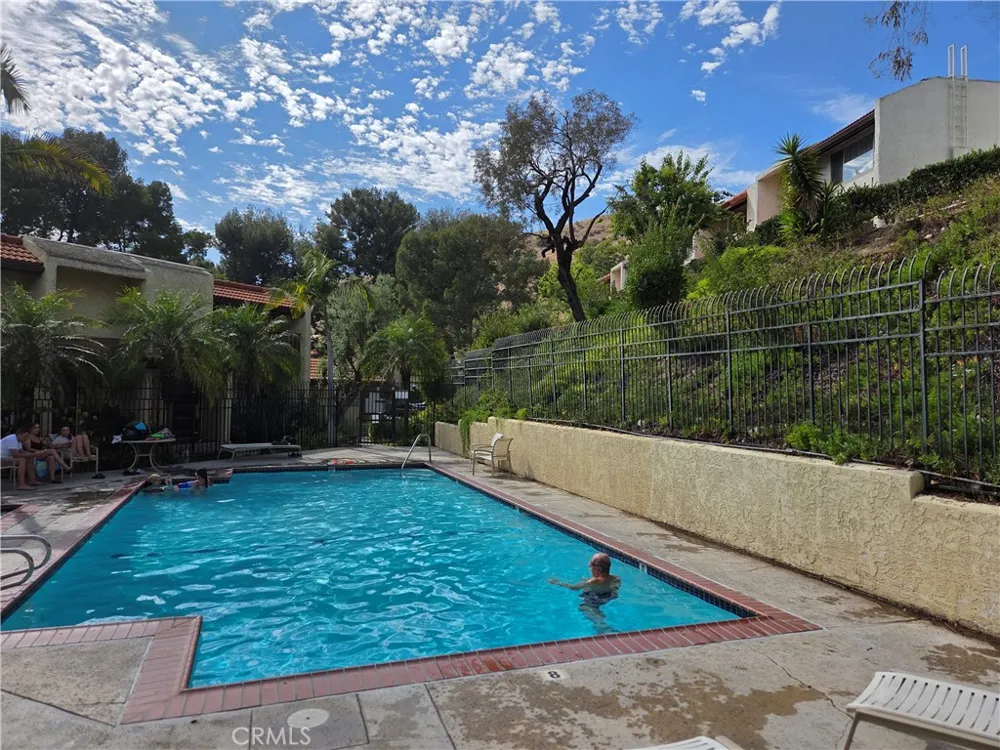 7908 Via Magdalena Burbank, CA 91504