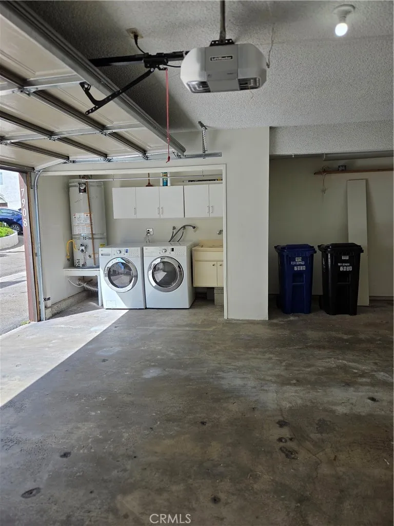 7908 Via Magdalena Burbank, CA 91504