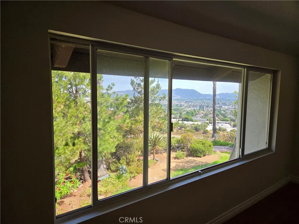 7908 Via Magdalena Burbank, CA 91504