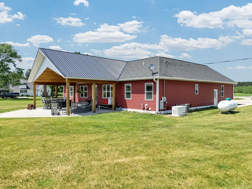 4690 E Houghton Lake Road Aetna Township, MI 49651
