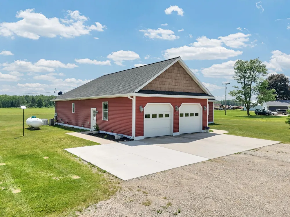 4690 E Houghton Lake Road Aetna Township, MI 49651