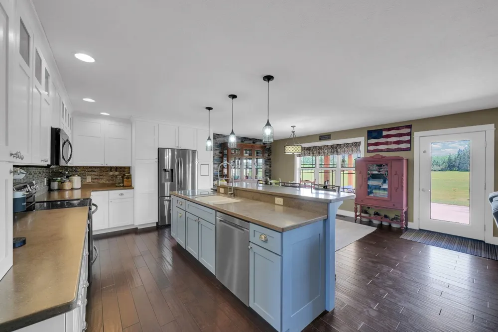 4690 E Houghton Lake Road Aetna Township, MI 49651