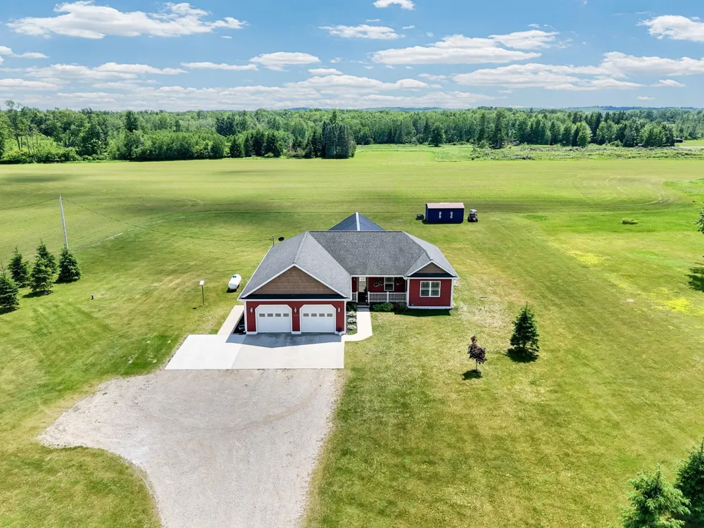 4690 E Houghton Lake Road Aetna Township, MI 49651