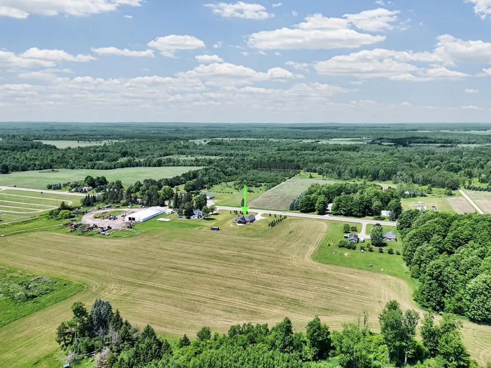 4690 E Houghton Lake Road Aetna Township, MI 49651