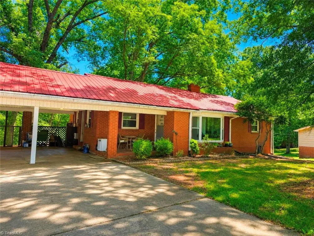 302 Island Drive Madison, NC 27025