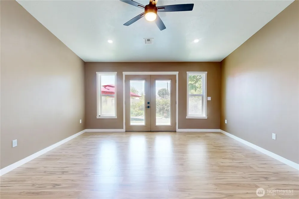 905 Cowl Street Milton-Freewater, OR 97862