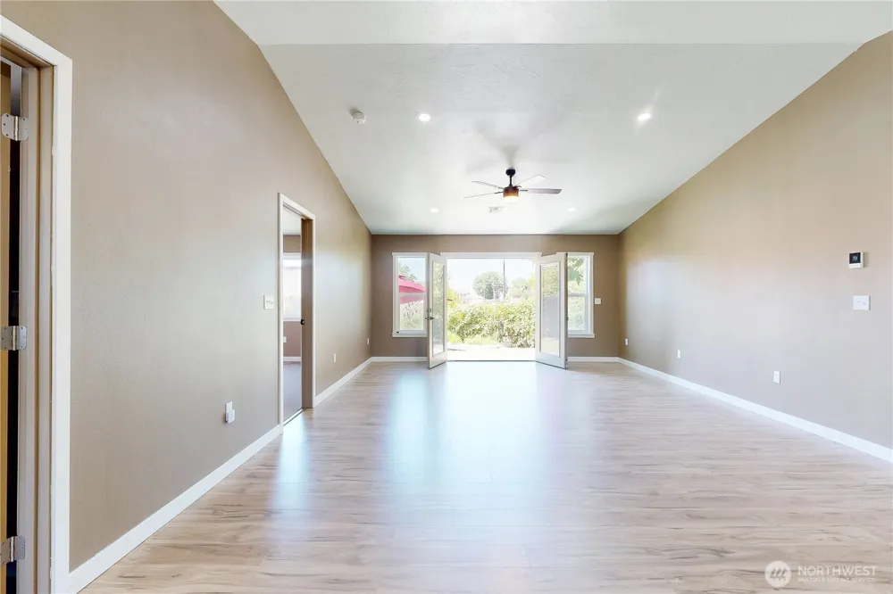 905 Cowl Street Milton-Freewater, OR 97862