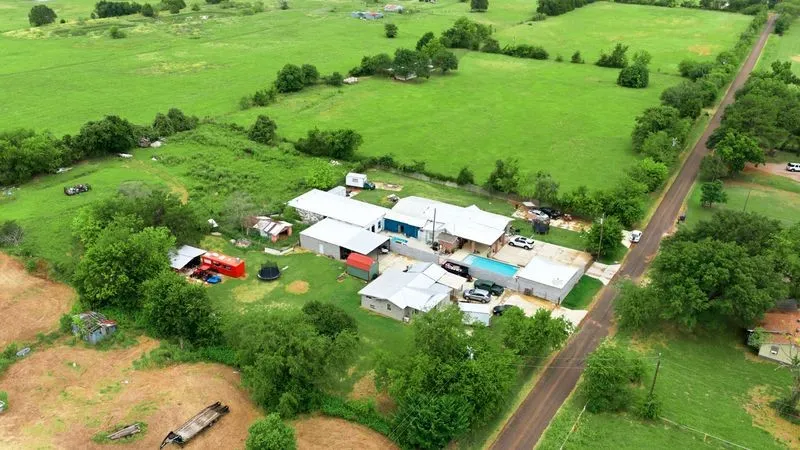 19685 County Road 4045a Kemp, TX 75143
