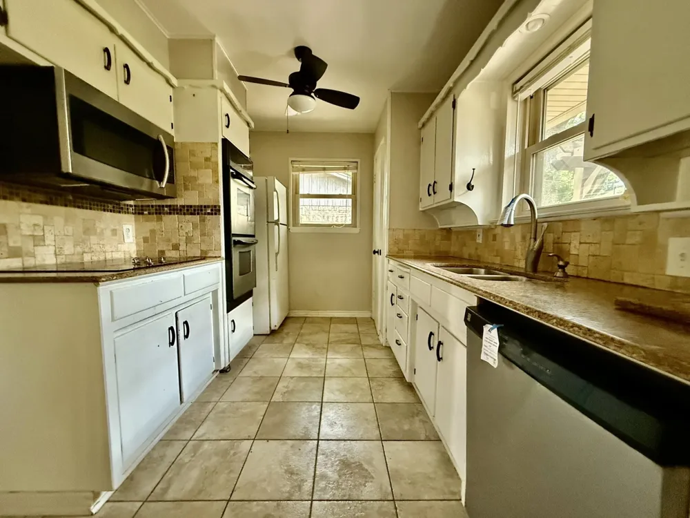 202 Juniper Street Mansfield, TX 76063