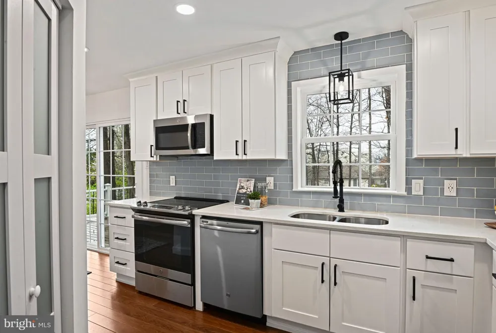 1413 BAYSHIRE LANE Herndon, VA 20170
