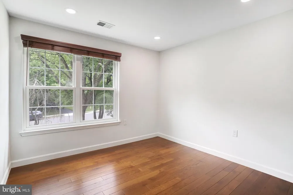 1413 BAYSHIRE LANE Herndon, VA 20170