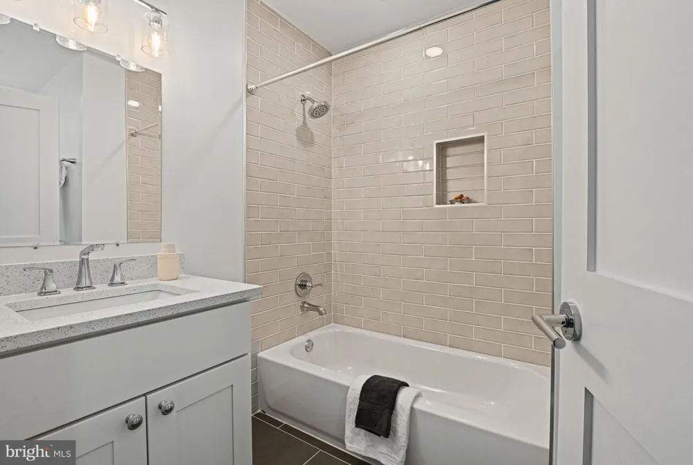 1413 BAYSHIRE LANE Herndon, VA 20170
