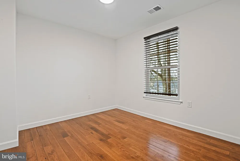 1413 BAYSHIRE LANE Herndon, VA 20170