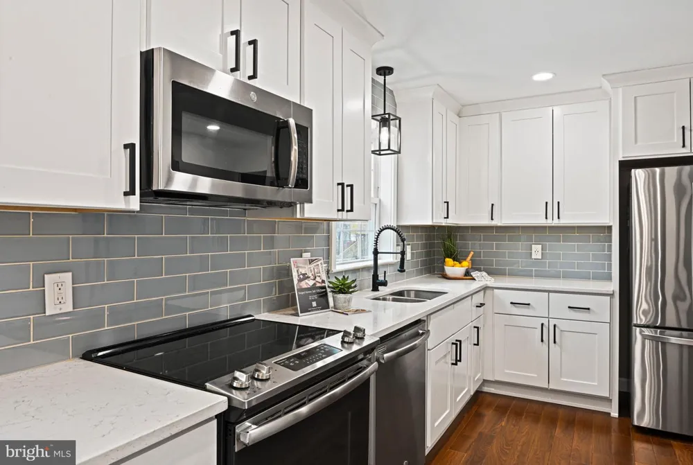 1413 BAYSHIRE LANE Herndon, VA 20170