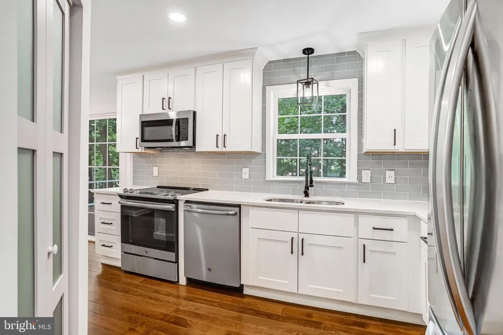 1413 BAYSHIRE LANE Herndon, VA 20170