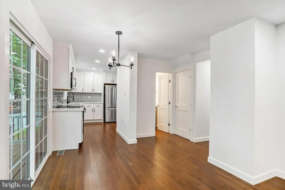 1413 BAYSHIRE LANE Herndon, VA 20170