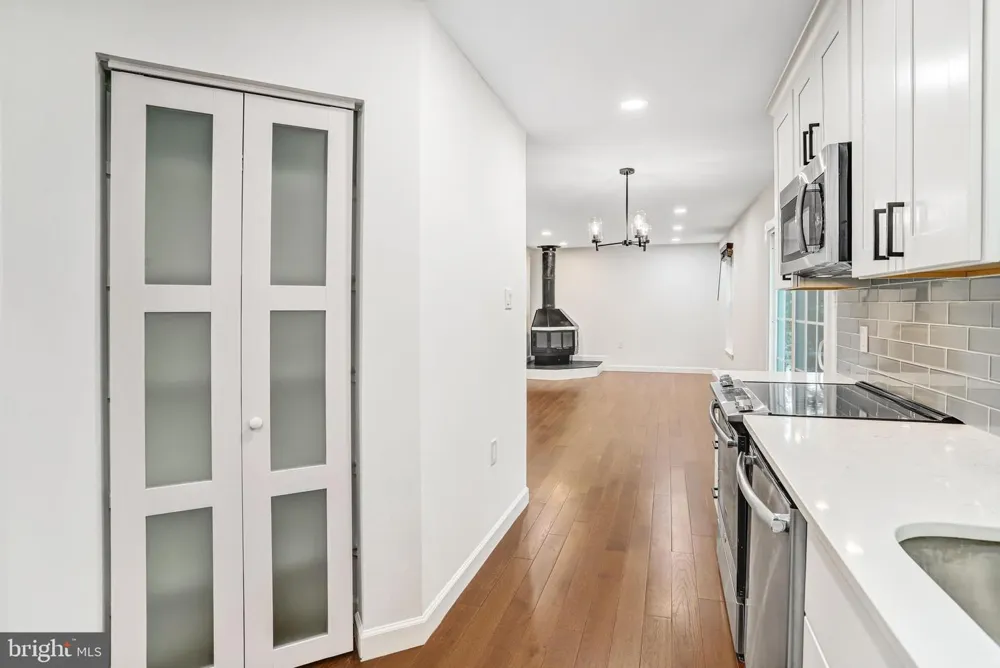 1413 BAYSHIRE LANE Herndon, VA 20170
