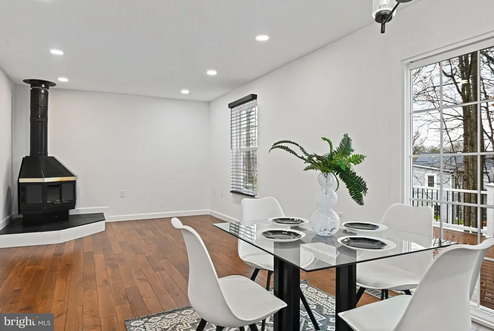 1413 BAYSHIRE LANE Herndon, VA 20170