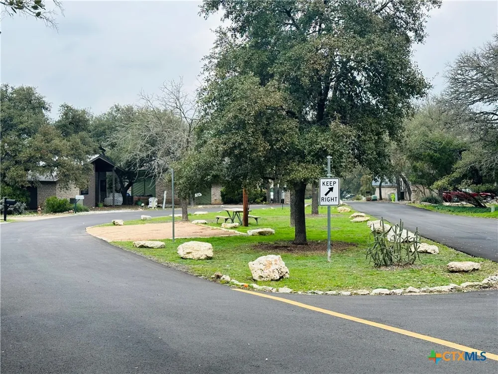 27 NW Par View Drive Wimberley, TX 78676