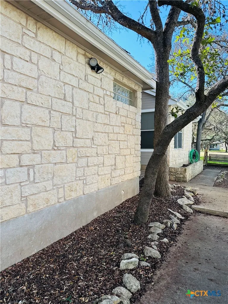 27 NW Par View Drive Wimberley, TX 78676