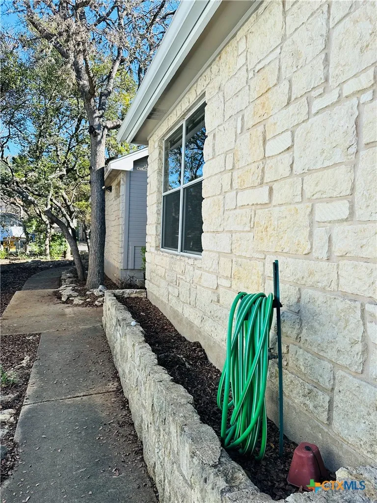 27 NW Par View Drive Wimberley, TX 78676