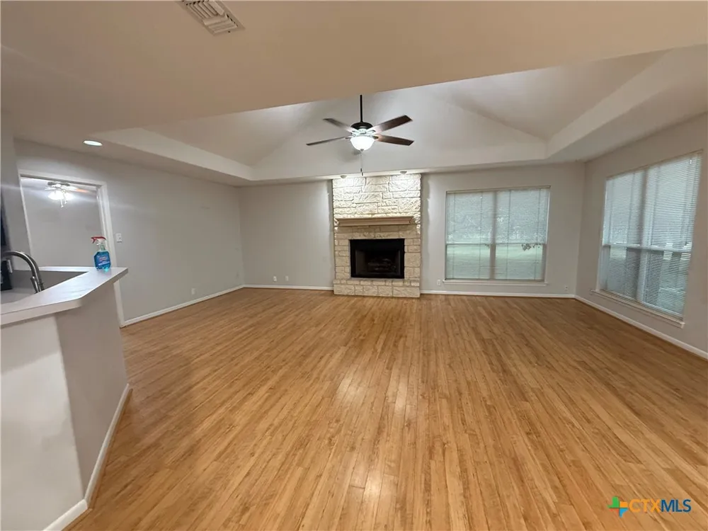 27 NW Par View Drive Wimberley, TX 78676