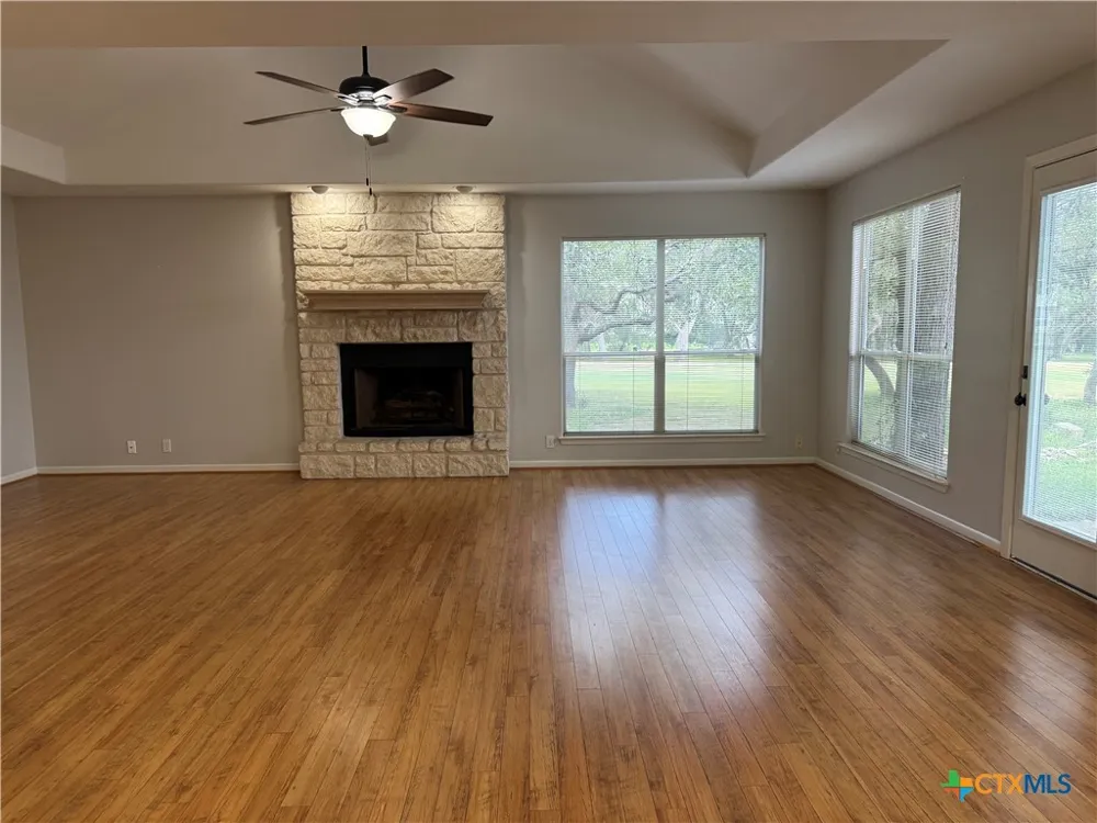 27 NW Par View Drive Wimberley, TX 78676