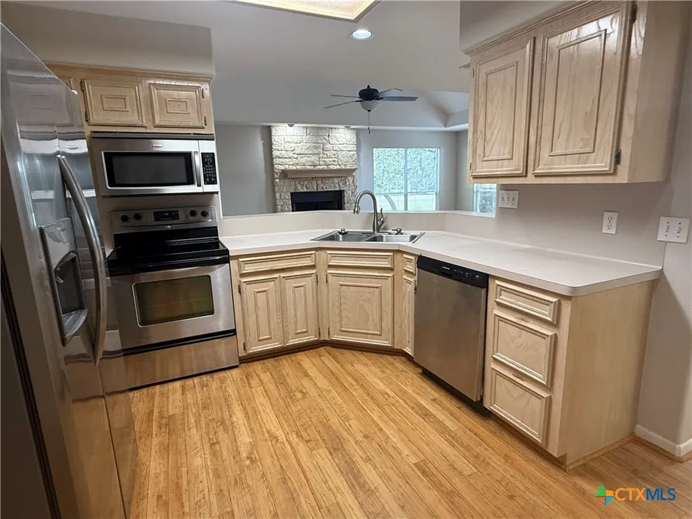 27 NW Par View Drive Wimberley, TX 78676
