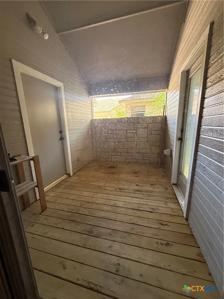 27 NW Par View Drive Wimberley, TX 78676