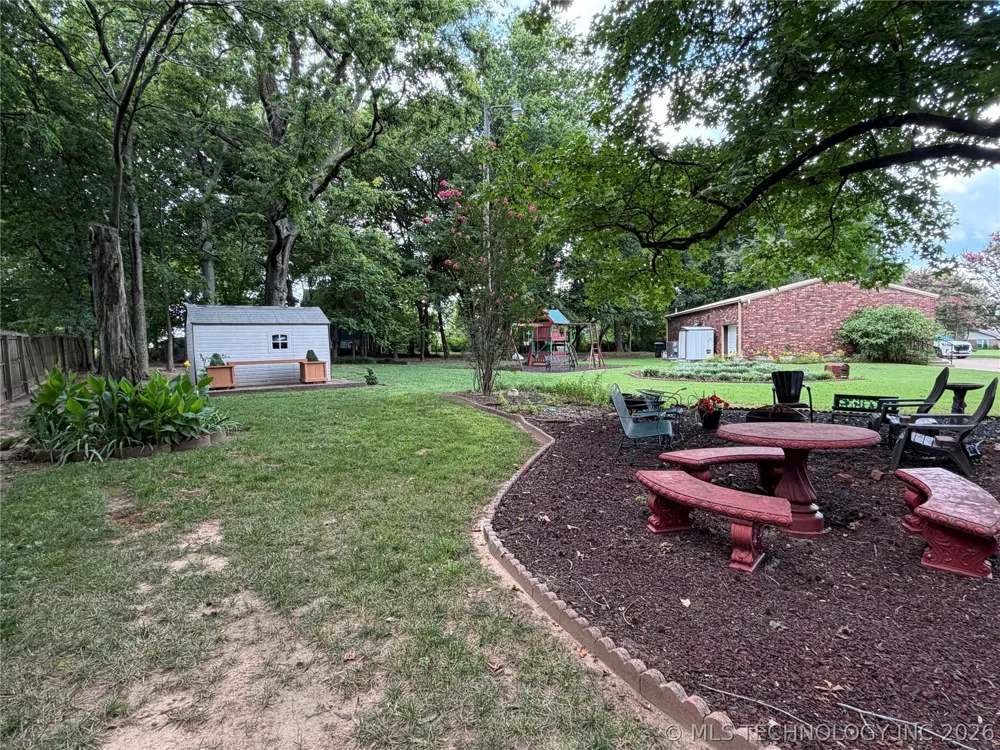 3201 E Harris Road Muskogee, OK 74403