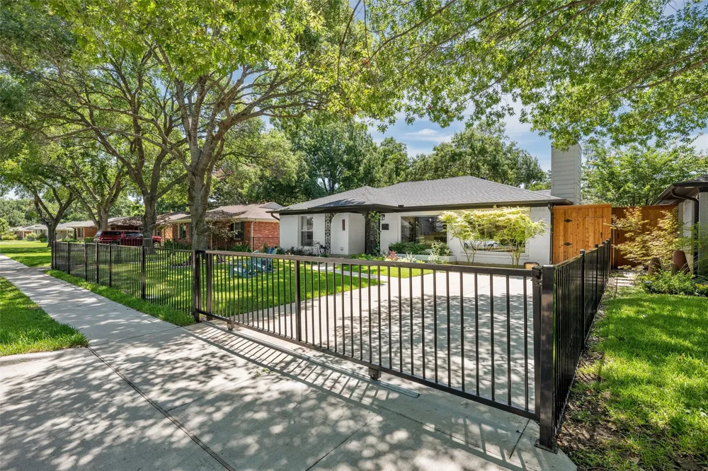7166 Dalewood Lane Dallas, TX 75214