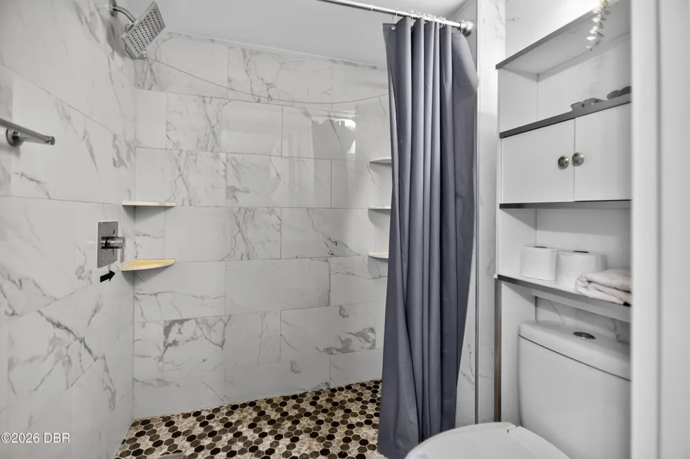 1909 S Atlantic Avenue #413 Daytona Beach Shores, FL 32118