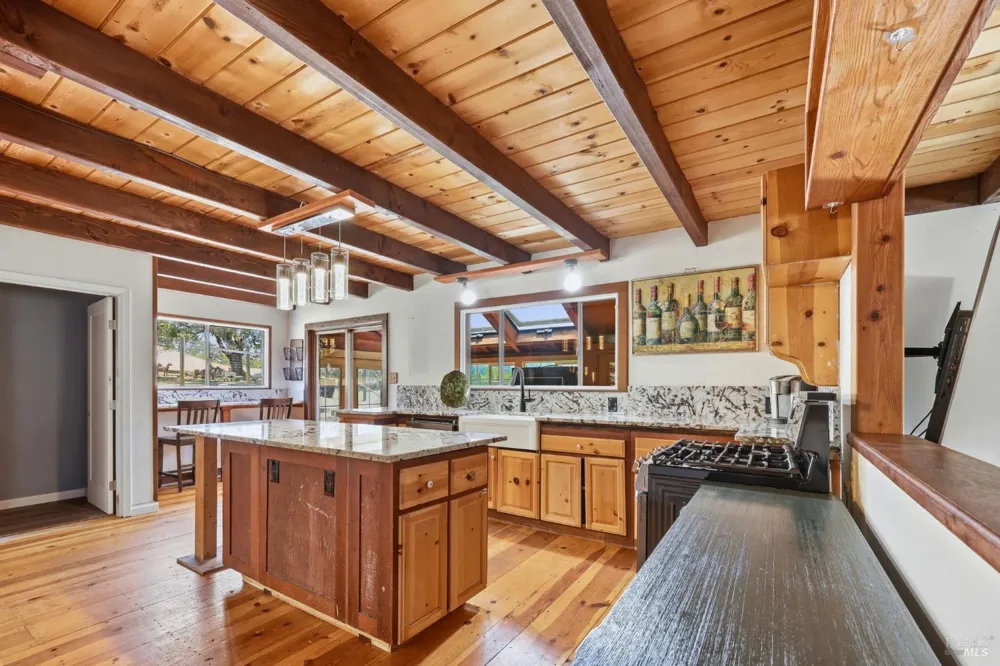 2713 Leslie Road Santa Rosa, CA 95404