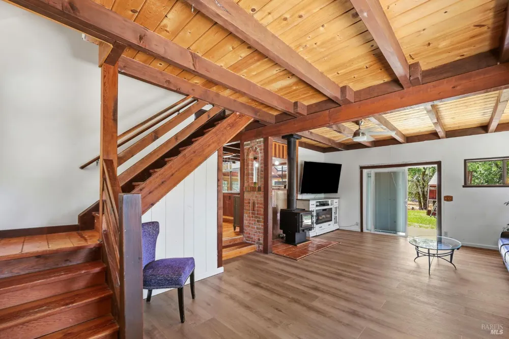 2713 Leslie Road Santa Rosa, CA 95404
