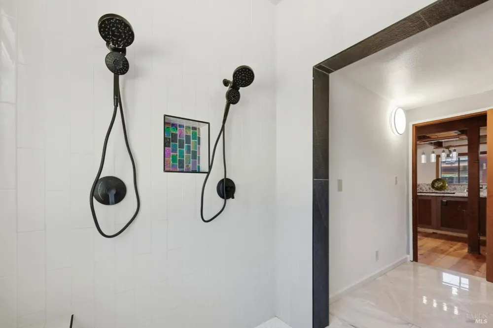 2713 Leslie Road Santa Rosa, CA 95404