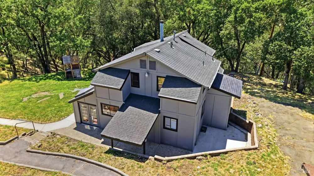2713 Leslie Road Santa Rosa, CA 95404