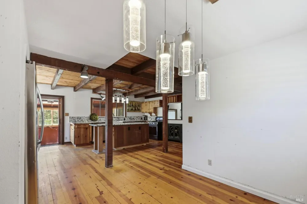 2713 Leslie Road Santa Rosa, CA 95404
