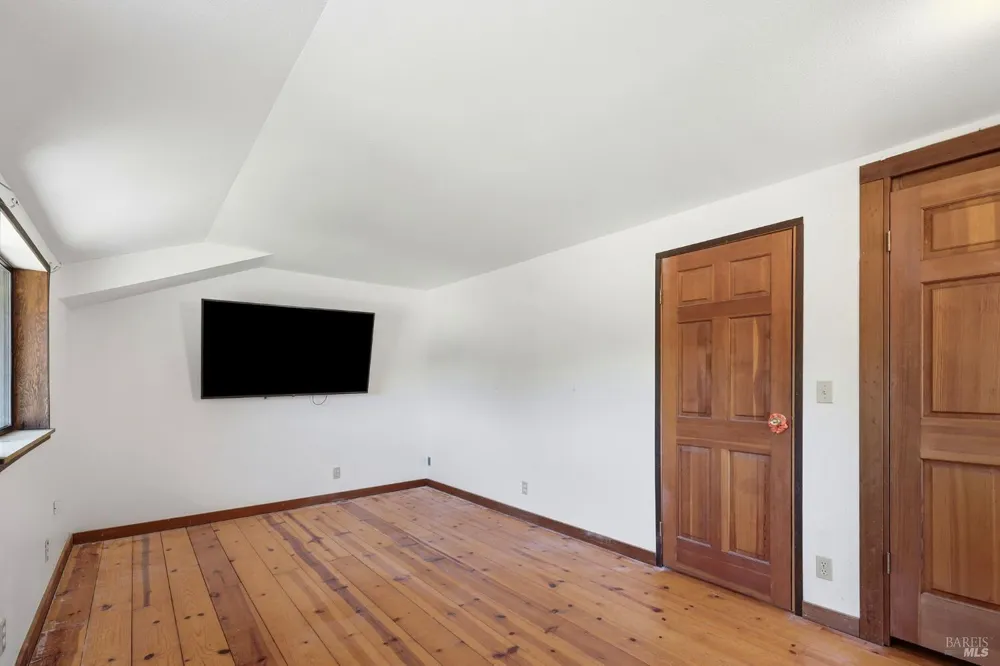 2713 Leslie Road Santa Rosa, CA 95404