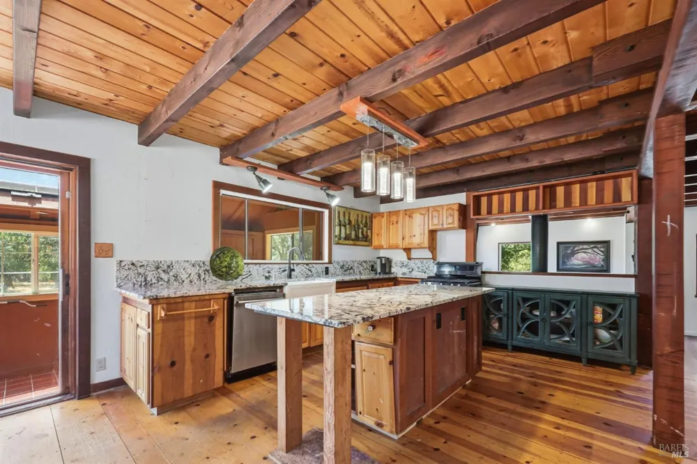 2713 Leslie Road Santa Rosa, CA 95404