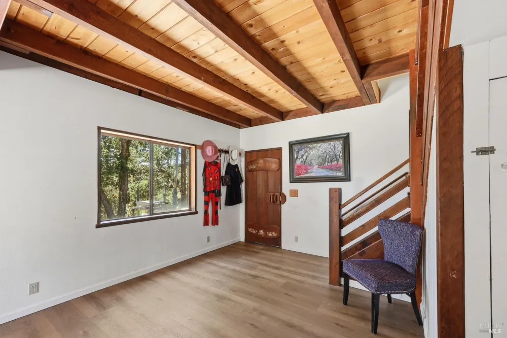 2713 Leslie Road Santa Rosa, CA 95404