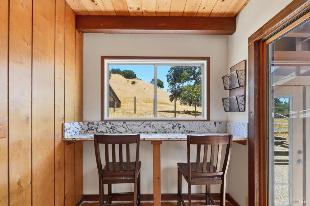 2713 Leslie Road Santa Rosa, CA 95404