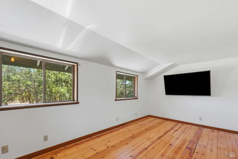 2713 Leslie Road Santa Rosa, CA 95404