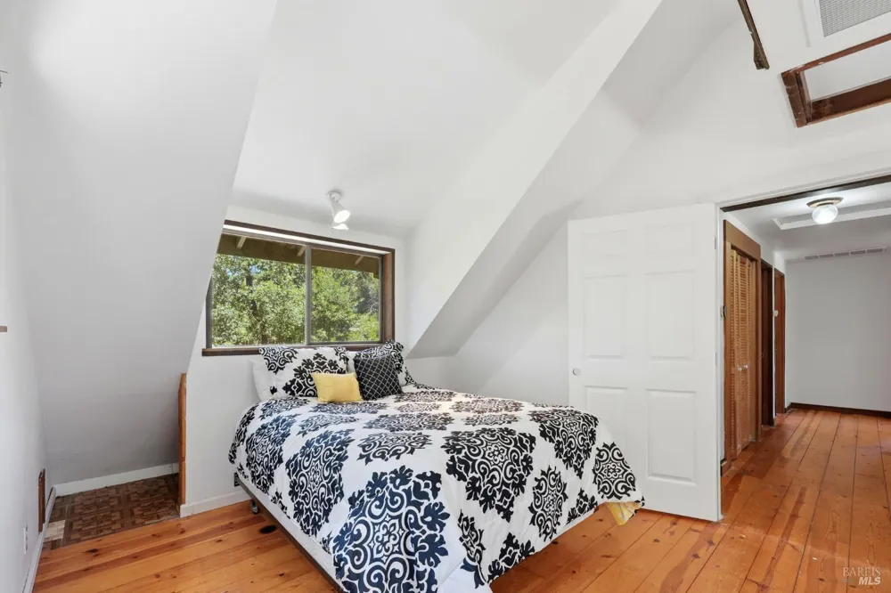 2713 Leslie Road Santa Rosa, CA 95404