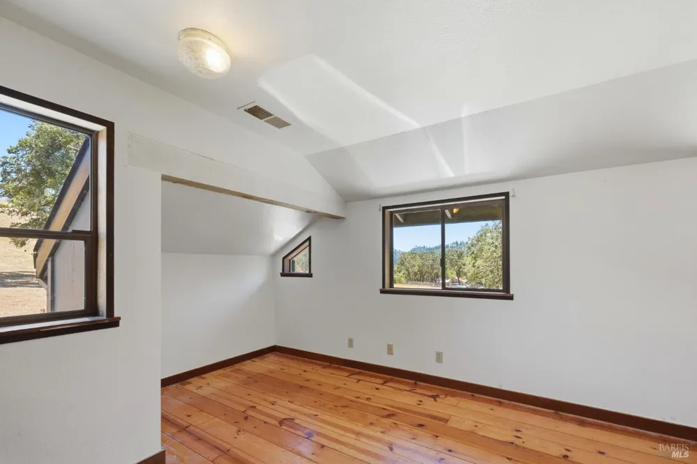 2713 Leslie Road Santa Rosa, CA 95404